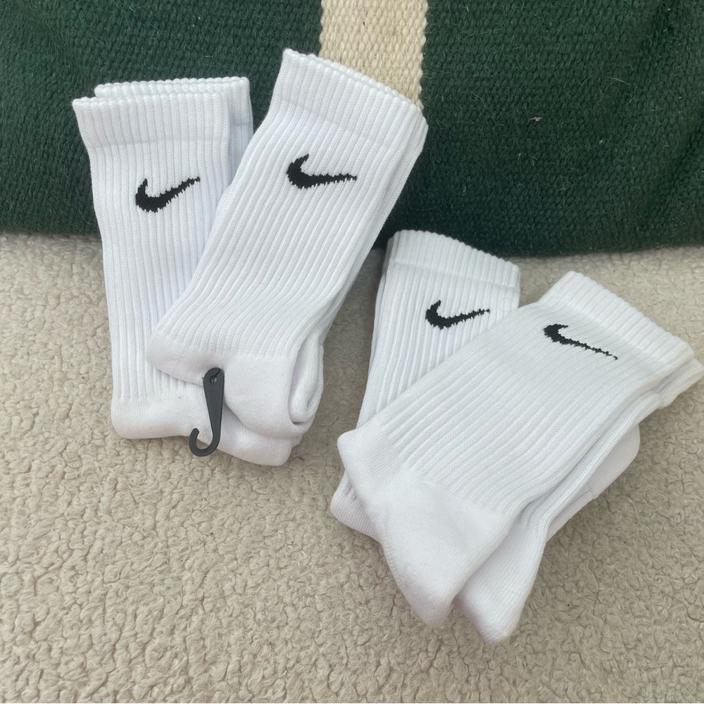 Nike Classic Cotton Everyday White Crew Socks Sports